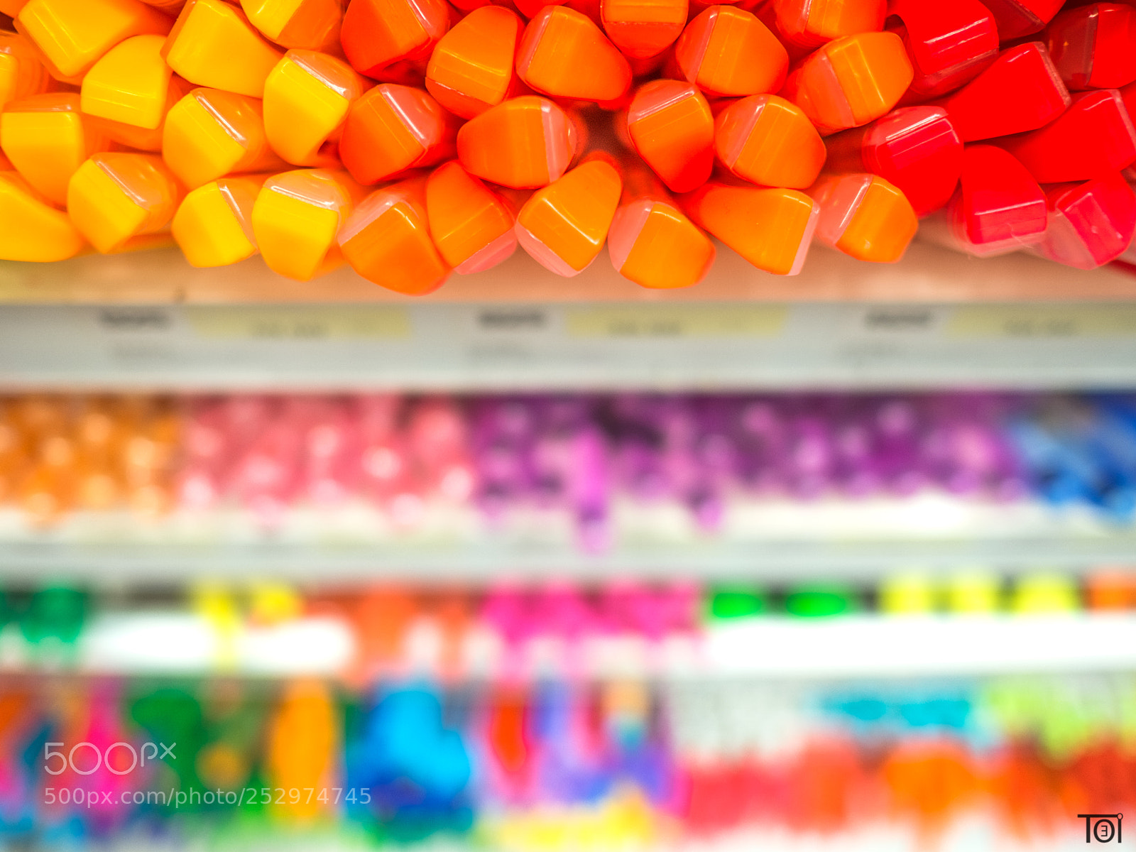 Olympus OM-D E-M10 II sample photo. The colorful highlight pens photography