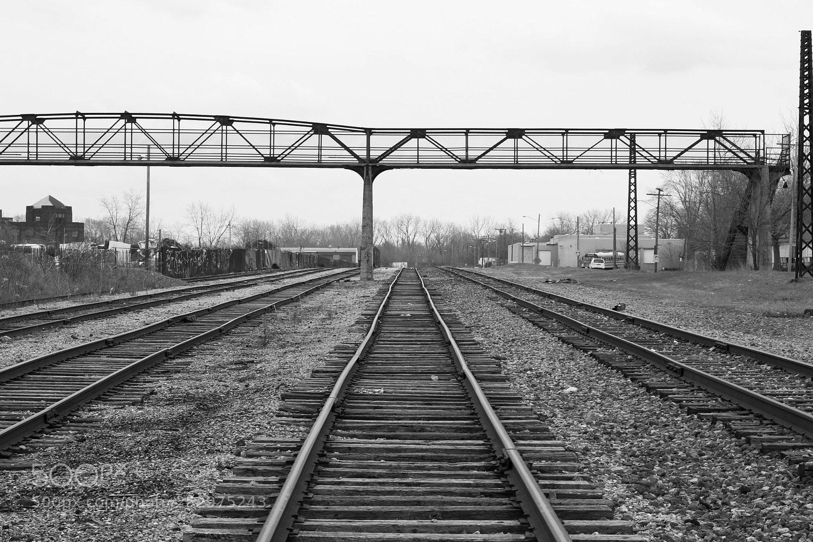 Canon EOS 1300D (EOS Rebel T6 / EOS Kiss X80) sample photo. Train tracks photography