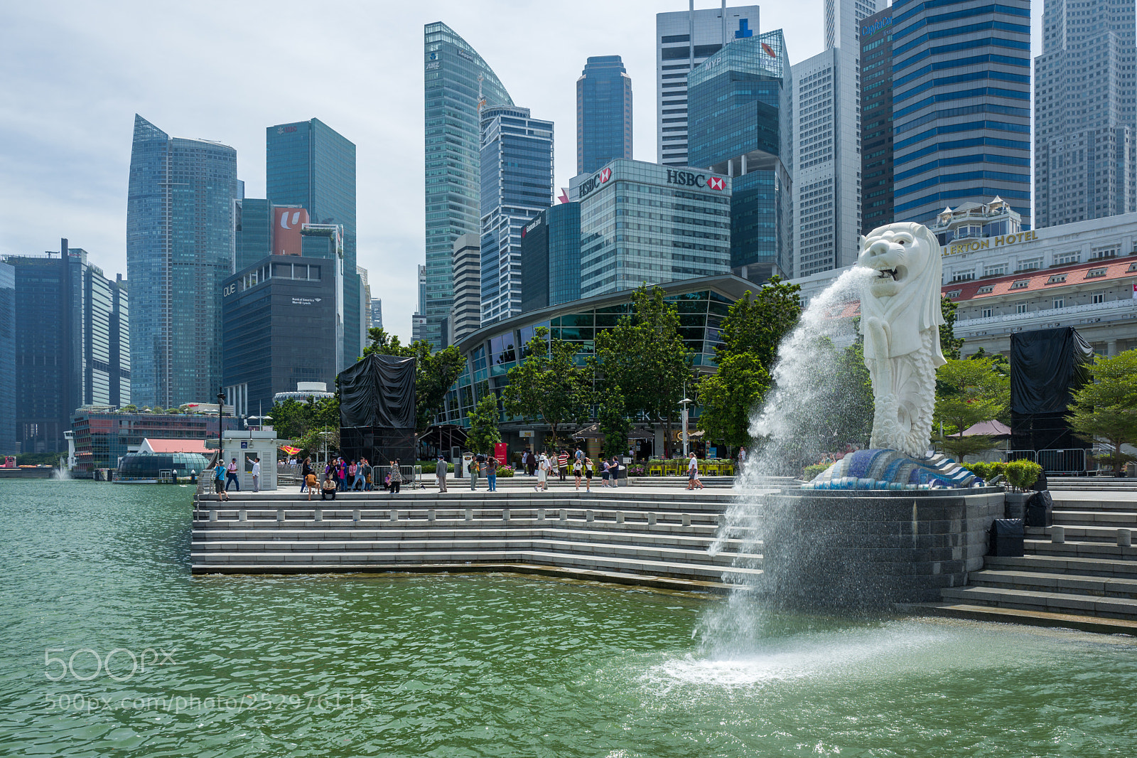 Leica Q (Typ 116) sample photo. The merlion fountain in photography