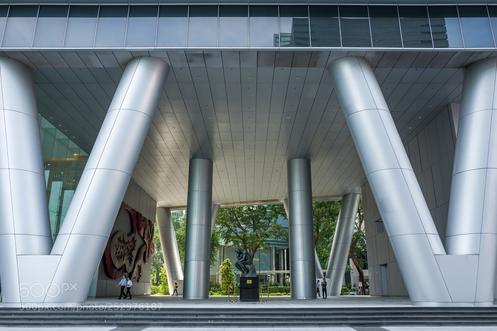 Leica Q (Typ 116) sample photo. The thinker statue in photography