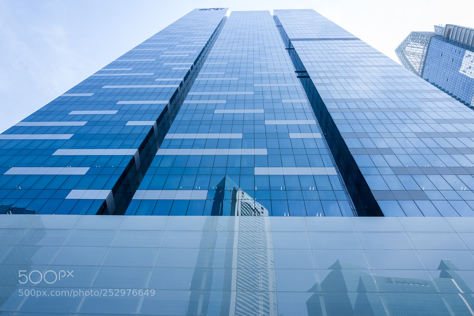 Leica Q (Typ 116) sample photo. A singapore skyscraper on photography