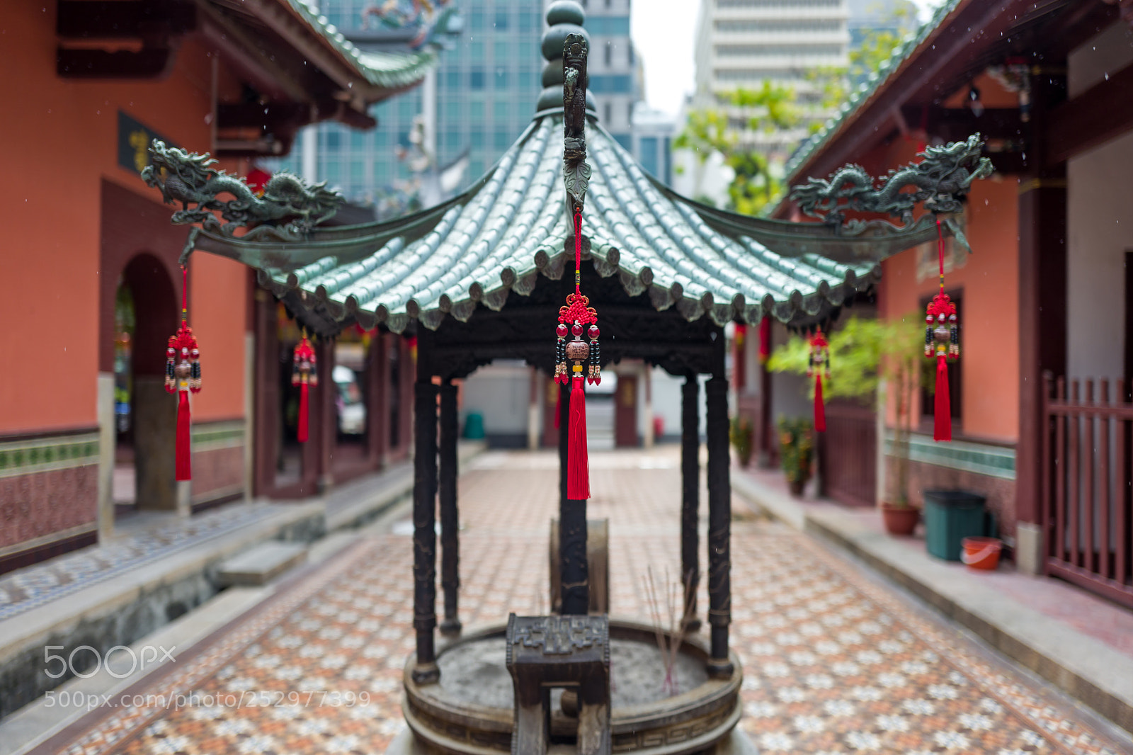 Leica Q (Typ 116) sample photo. A chinese temple in photography