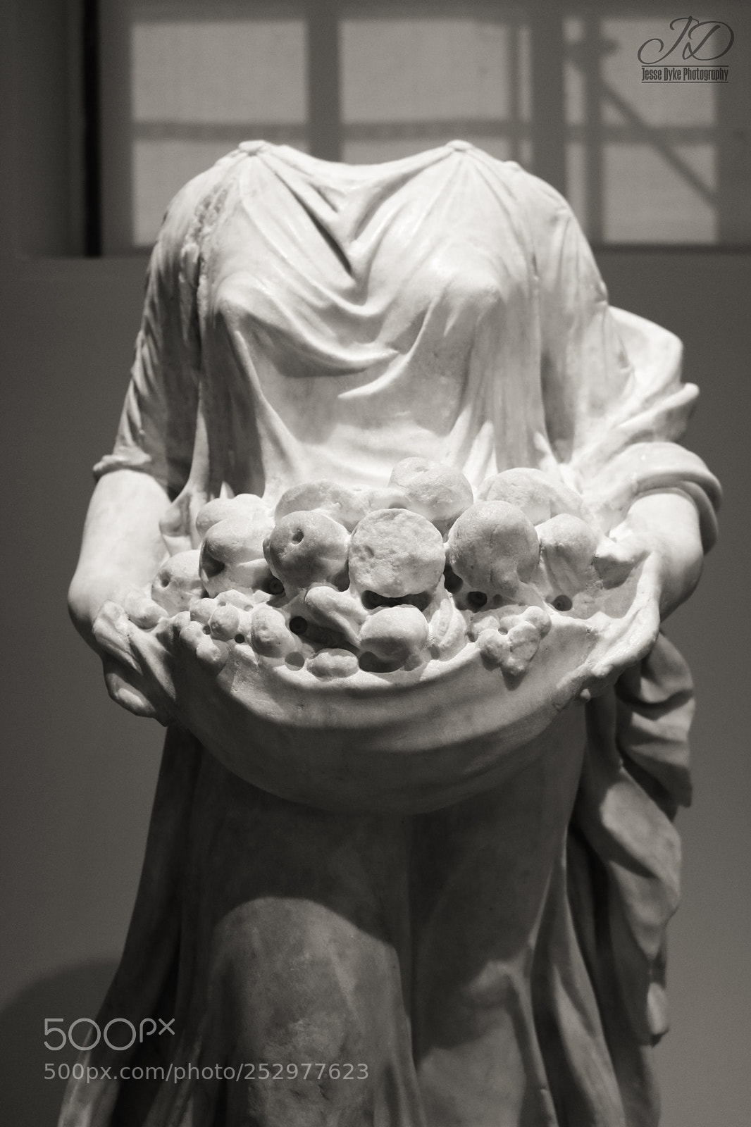 Canon EOS 750D (EOS Rebel T6i / EOS Kiss X8i) sample photo. Ancient sculpture photography