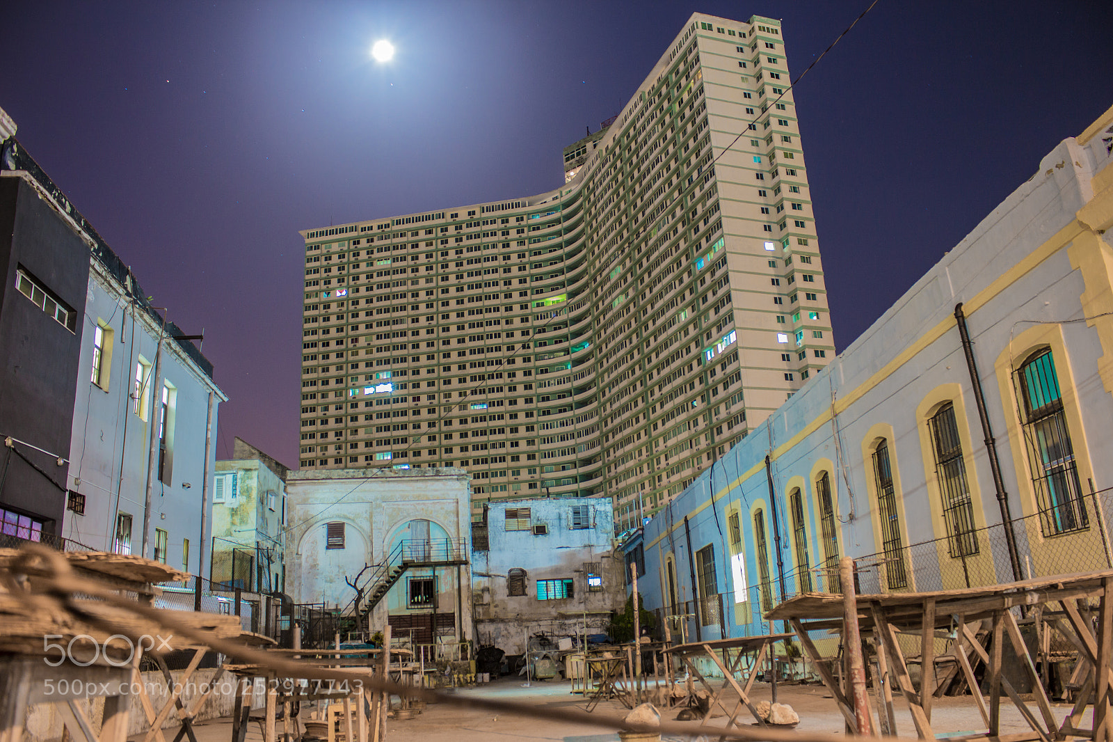 Canon EOS 650D (EOS Rebel T4i / EOS Kiss X6i) sample photo. Back of the hotel photography