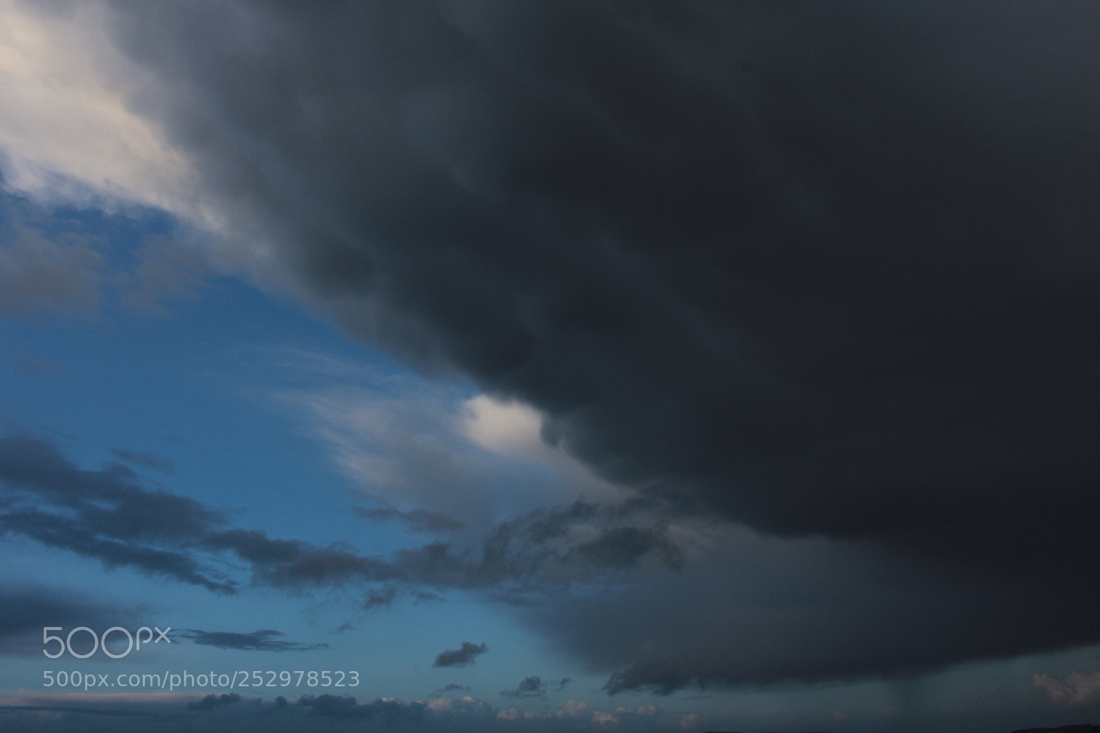 Canon EOS 100D (EOS Rebel SL1 / EOS Kiss X7) sample photo. Rain clauds photography