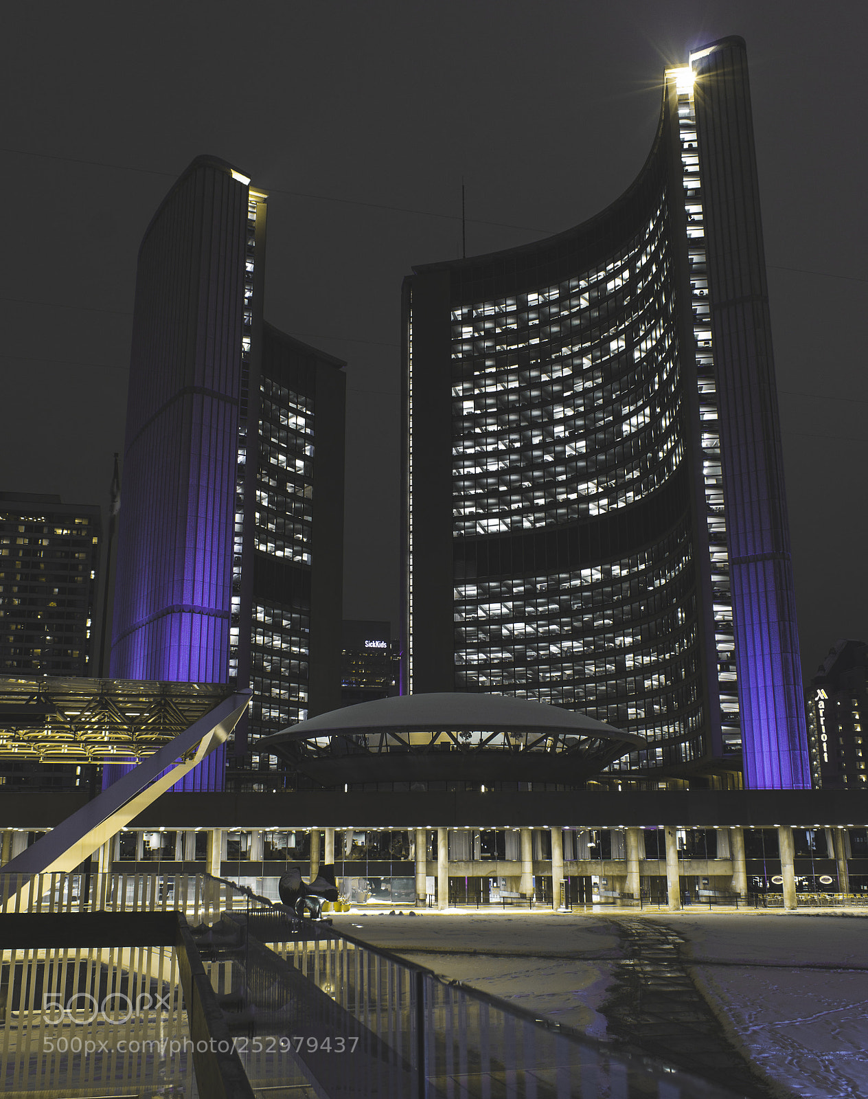 Canon EOS 1200D (EOS Rebel T5 / EOS Kiss X70 / EOS Hi) sample photo. Toronto city hall photography