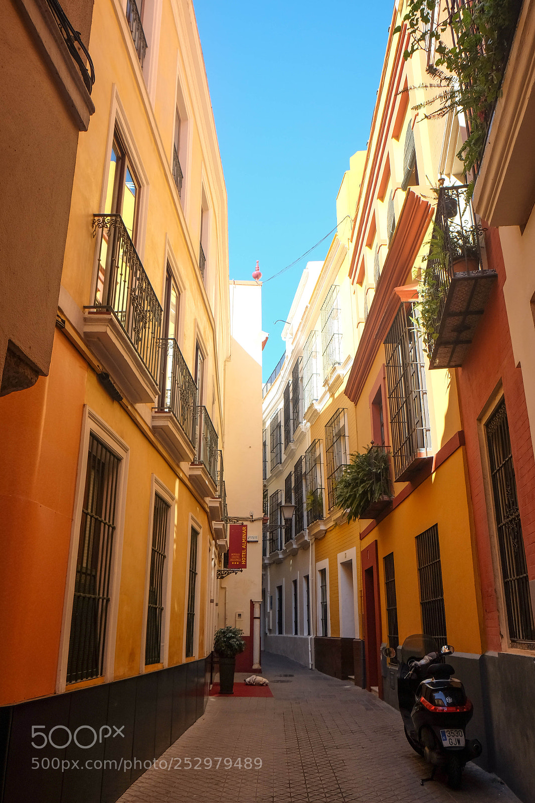 Fujifilm X-T10 sample photo. Streets of seville photography