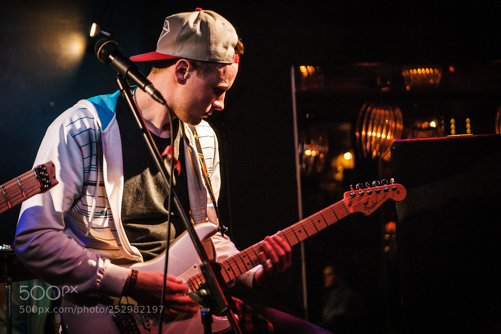 Canon EOS-1Ds Mark II sample photo. On the stage photography