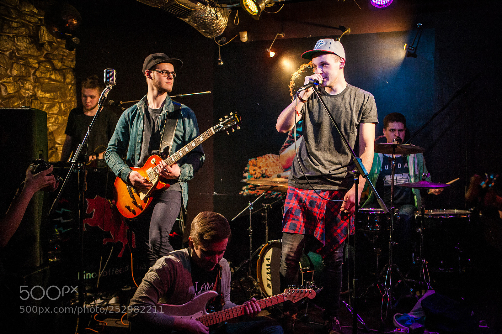 Canon EOS-1Ds Mark II sample photo. On the stage photography