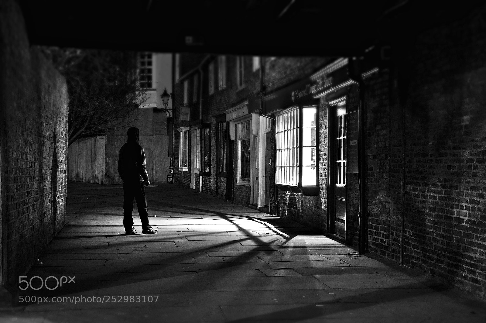 Nikon D90 sample photo. Search for the night photography