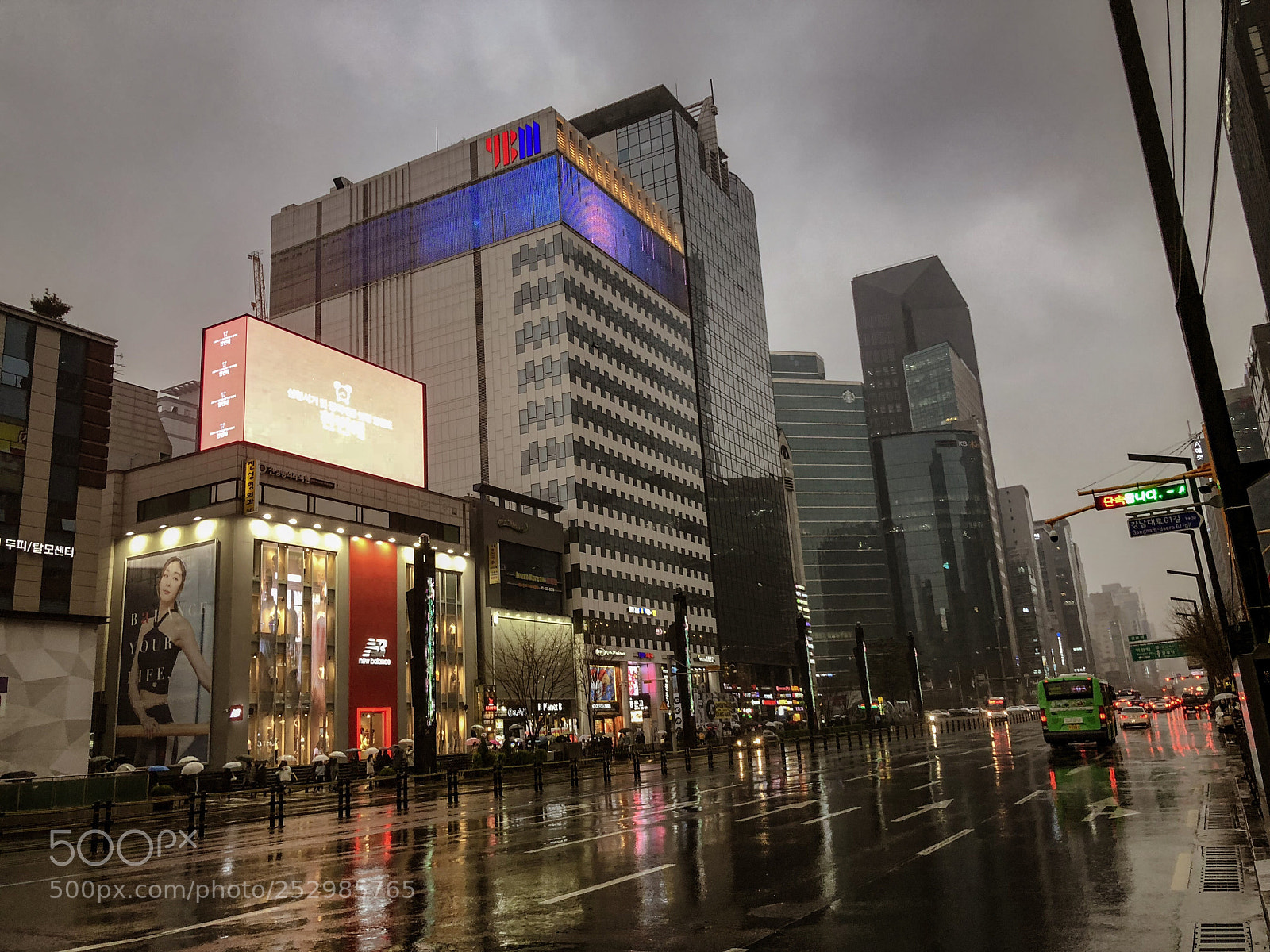 Apple iPhone X sample photo. Seoul photography
