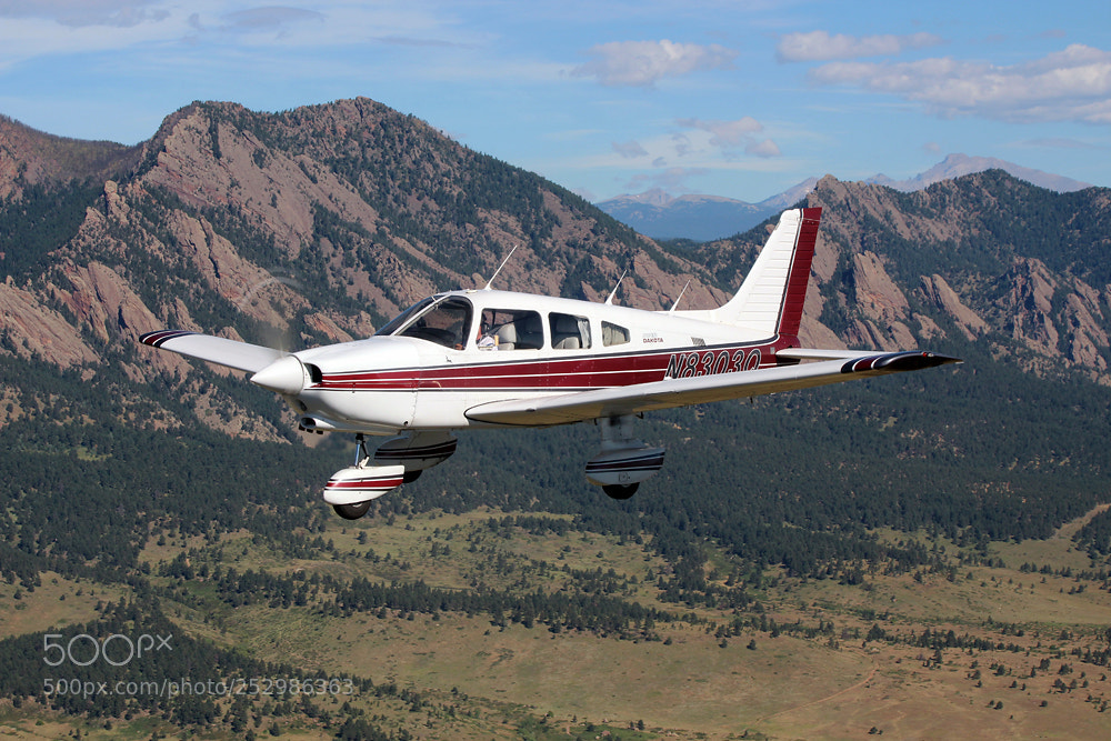 Canon EOS 600D (Rebel EOS T3i / EOS Kiss X5) sample photo. Flying over the front photography