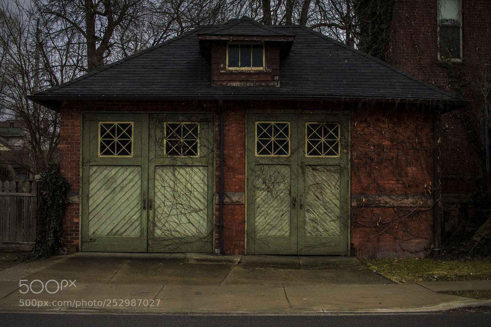Nikon D500 sample photo. Old garage. windsor, on. photography