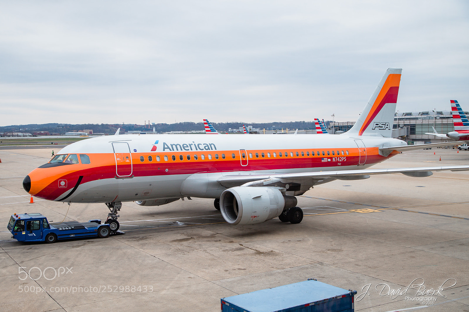 Canon EOS-1D X sample photo. Airport photography photography