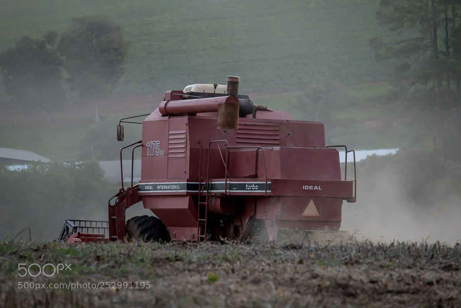Canon EOS 70D sample photo. Soybean harvest photography