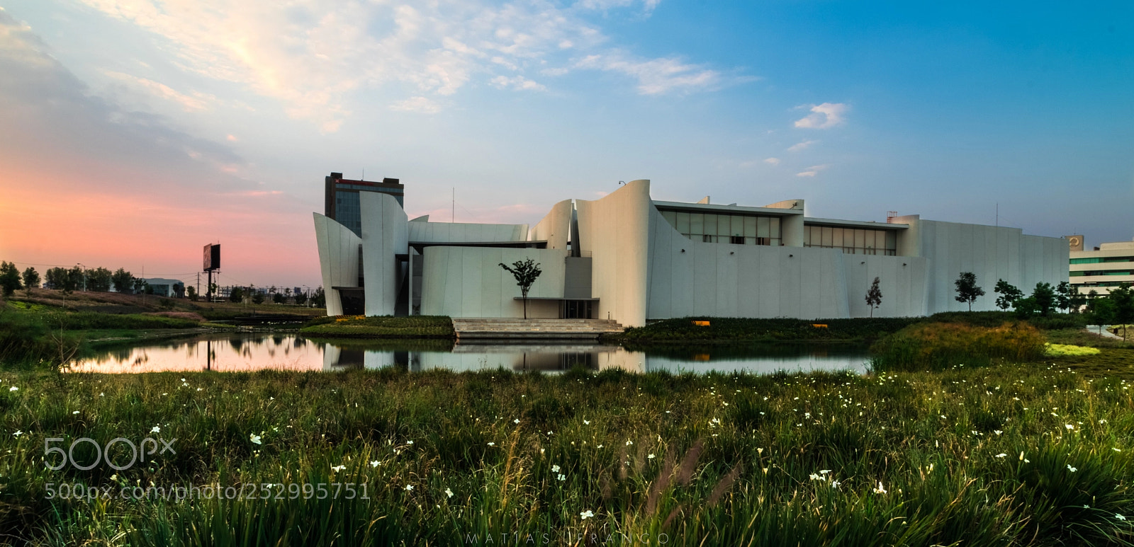Canon EOS 80D sample photo. Museum photography