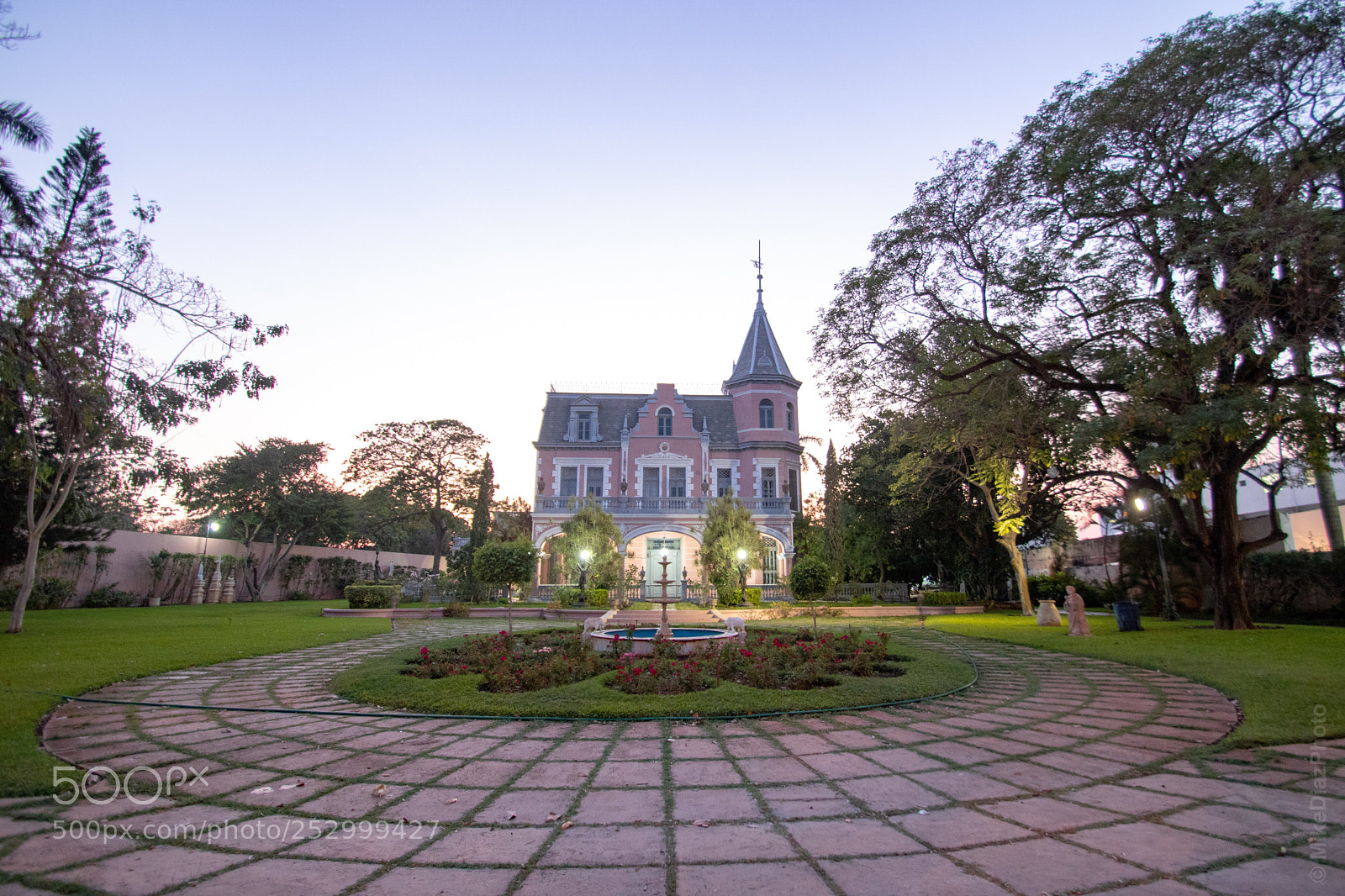 Canon EOS 77D (EOS 9000D / EOS 770D) sample photo. Casa el pinar, angular  photography