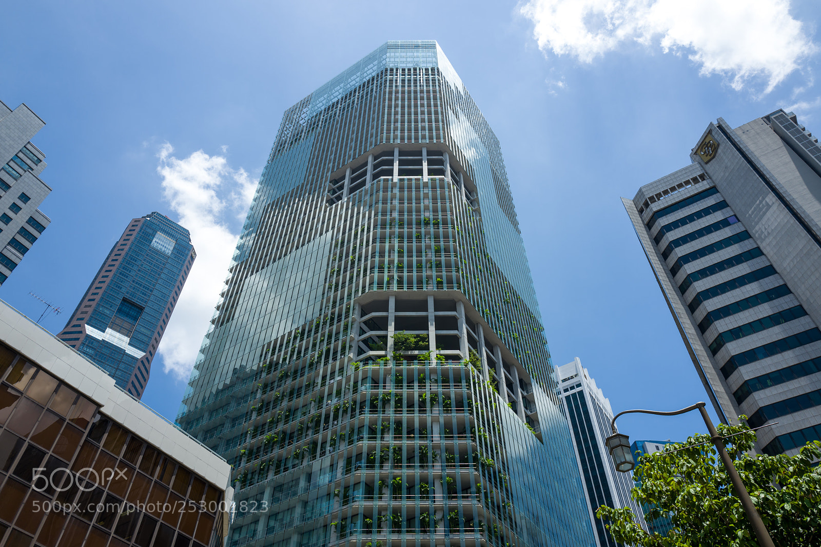Leica Q (Typ 116) sample photo. A singapore skyscraper on photography