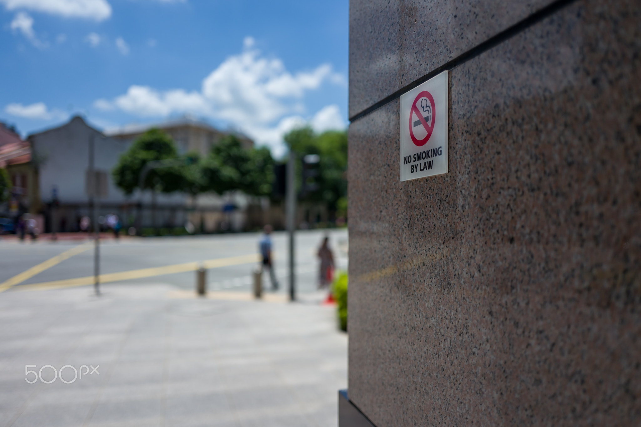 A Singapore no smoking by law sign