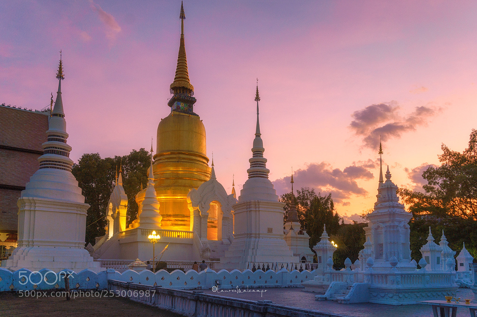 Sony a6300 sample photo. Wat suan dok photography