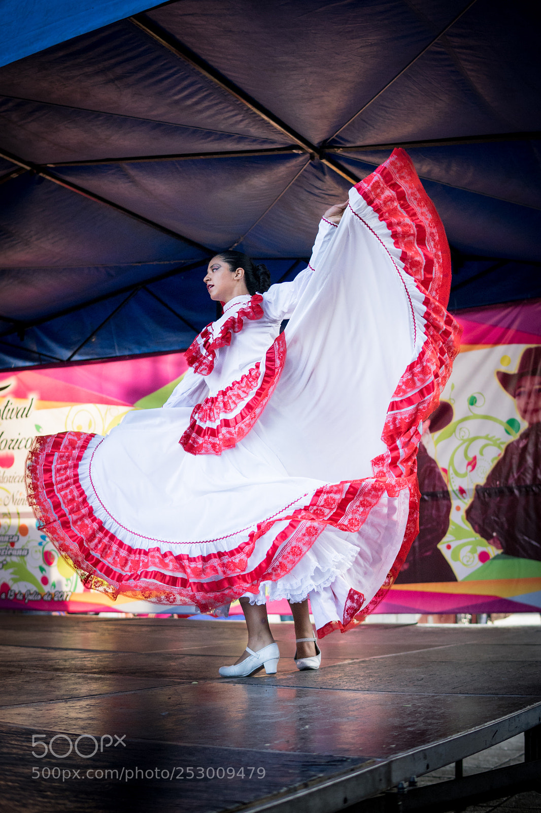 Sony a7 sample photo. Bailar! photography