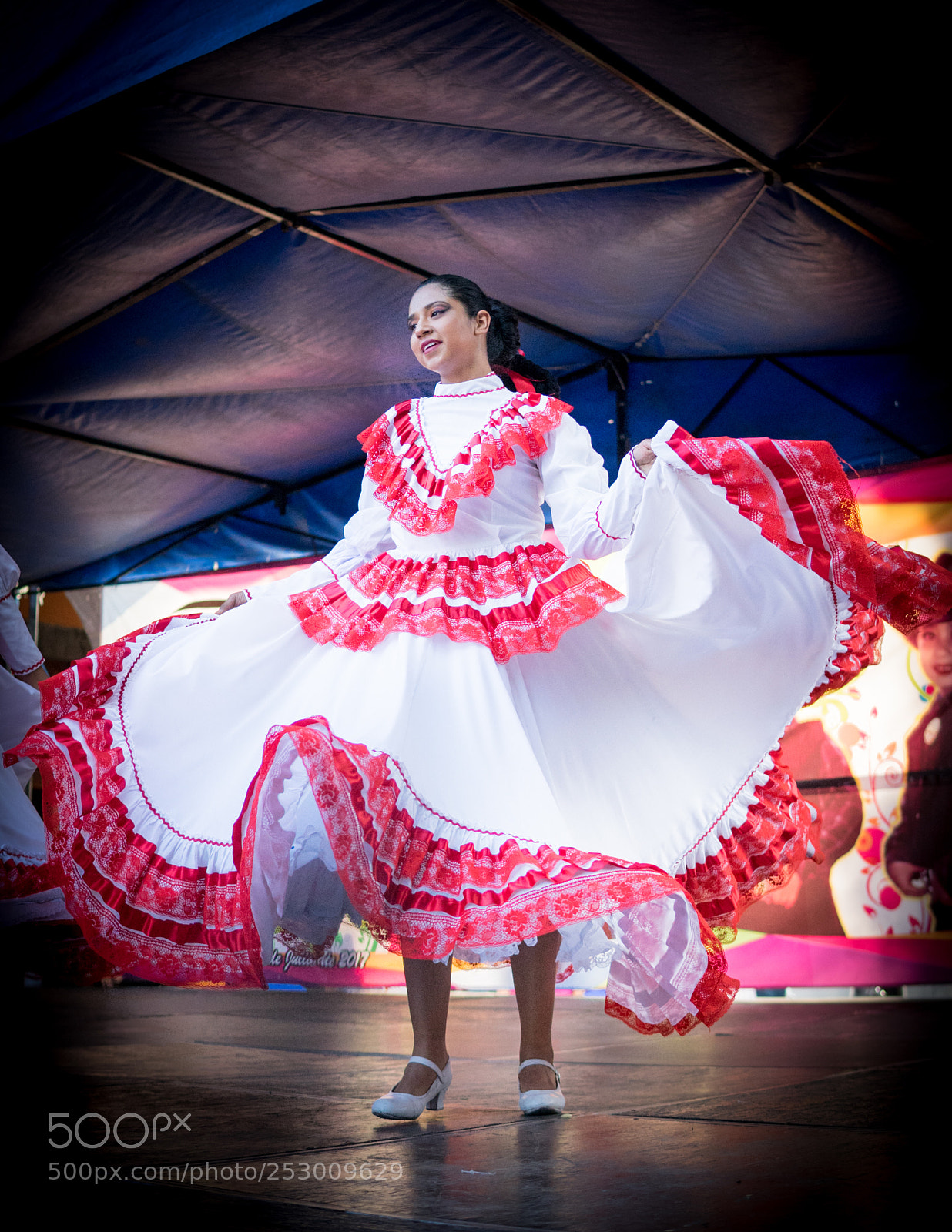 Sony a7 sample photo. Bailar! photography