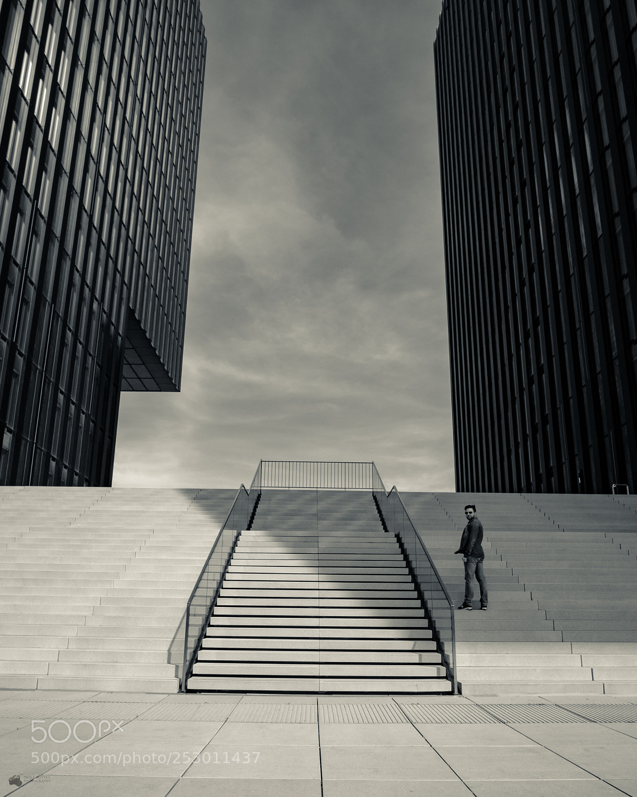 Fujifilm X-T1 sample photo. Man on stairs photography