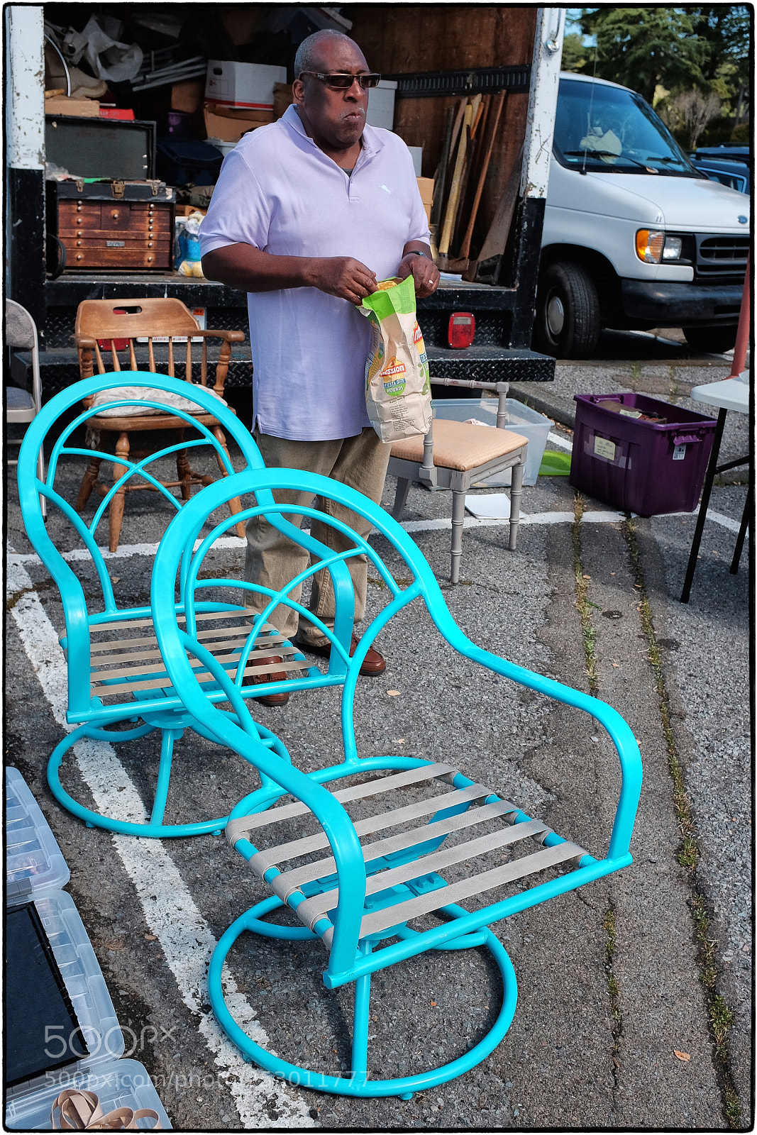 Fujifilm X100T sample photo. Blue chairs at the photography