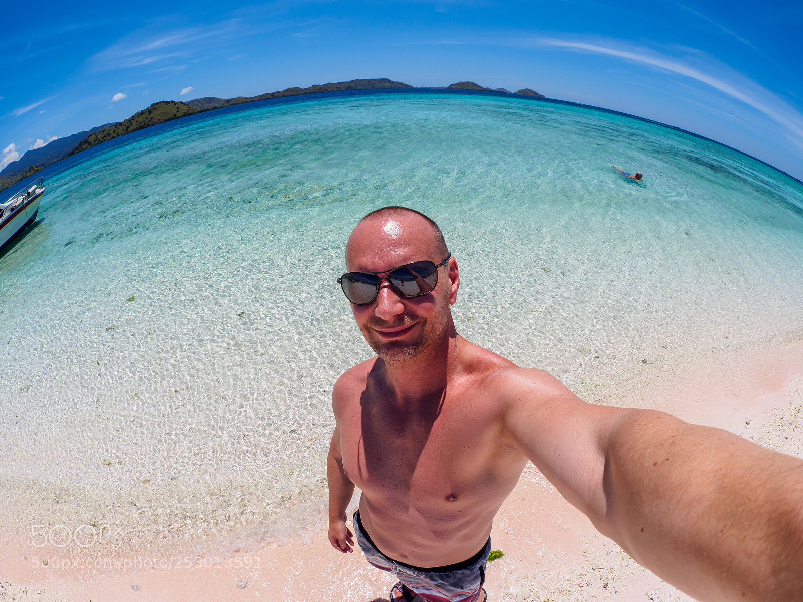 Olympus OM-D E-M10 II sample photo. Caucasian man makes selfie photography