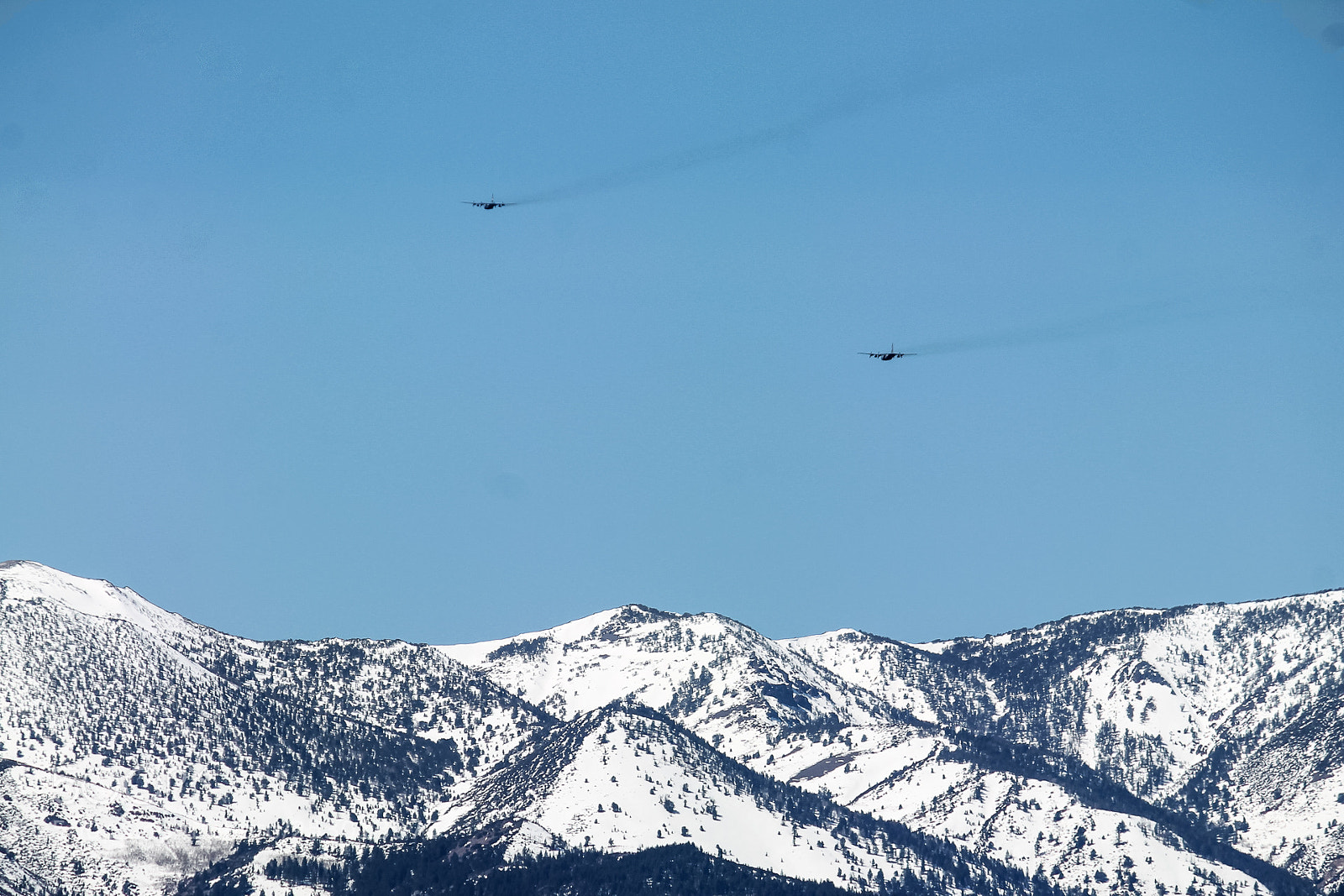 Canon EOS 1100D (EOS Rebel T3 / EOS Kiss X50) sample photo. Aircrafts photography