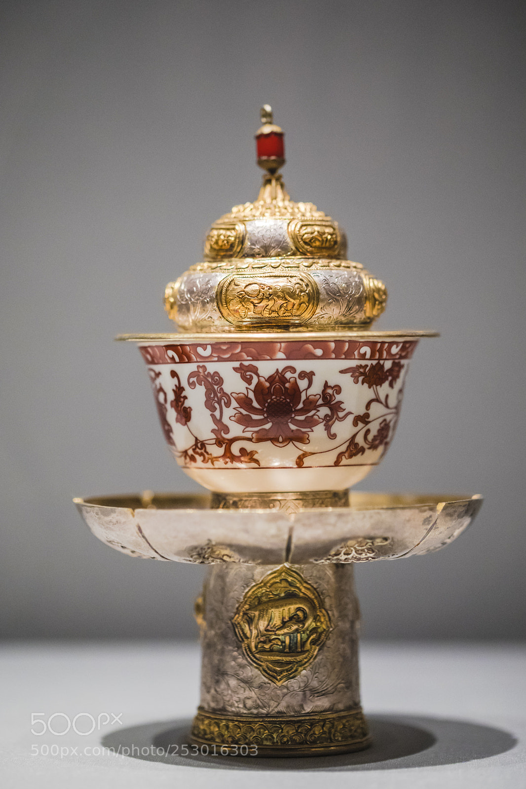 Canon EOS 5D Mark IV sample photo. Antique photography