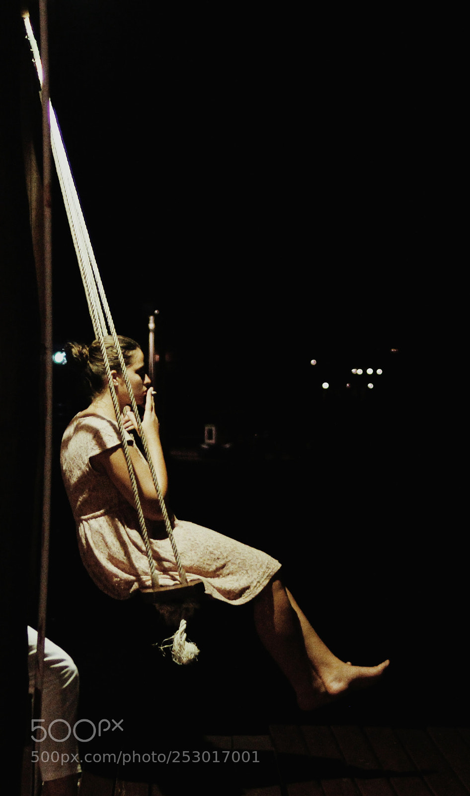 Canon EOS 60D sample photo. The smoking lady sitting photography