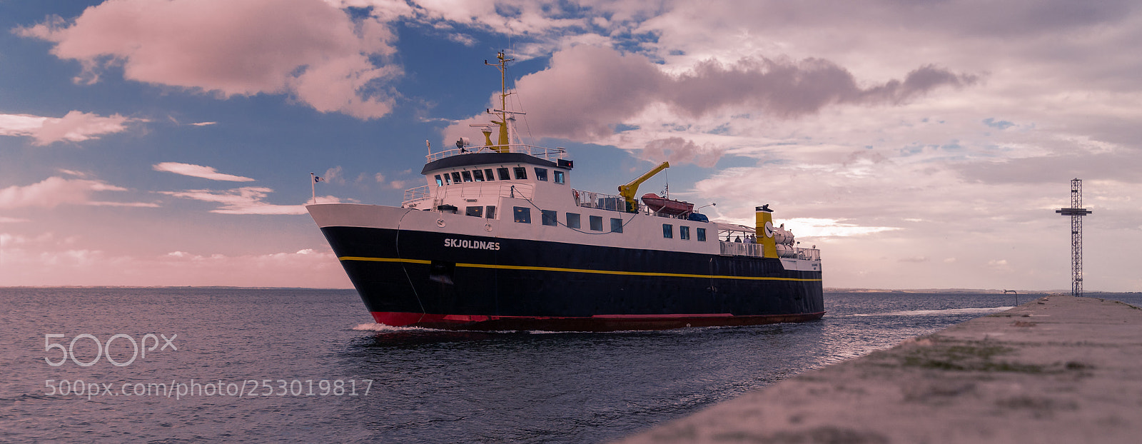 Sony ILCA-77M2 sample photo. Evening ferry photography