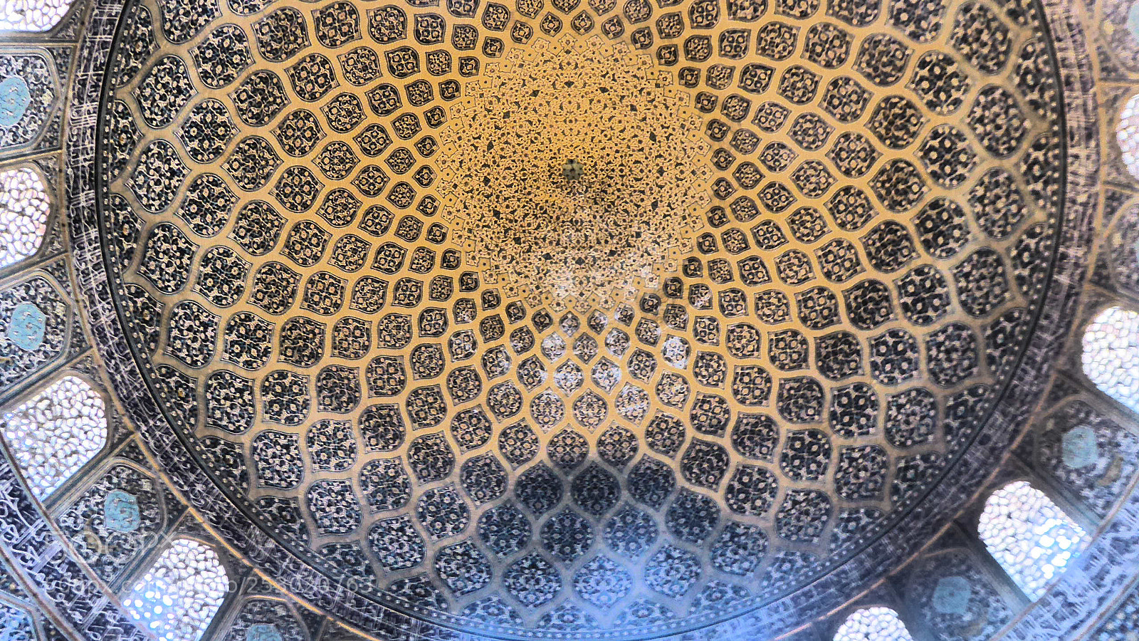 Panasonic Lumix DMC-ZS50 (Lumix DMC-TZ70) sample photo. Esfahan photography