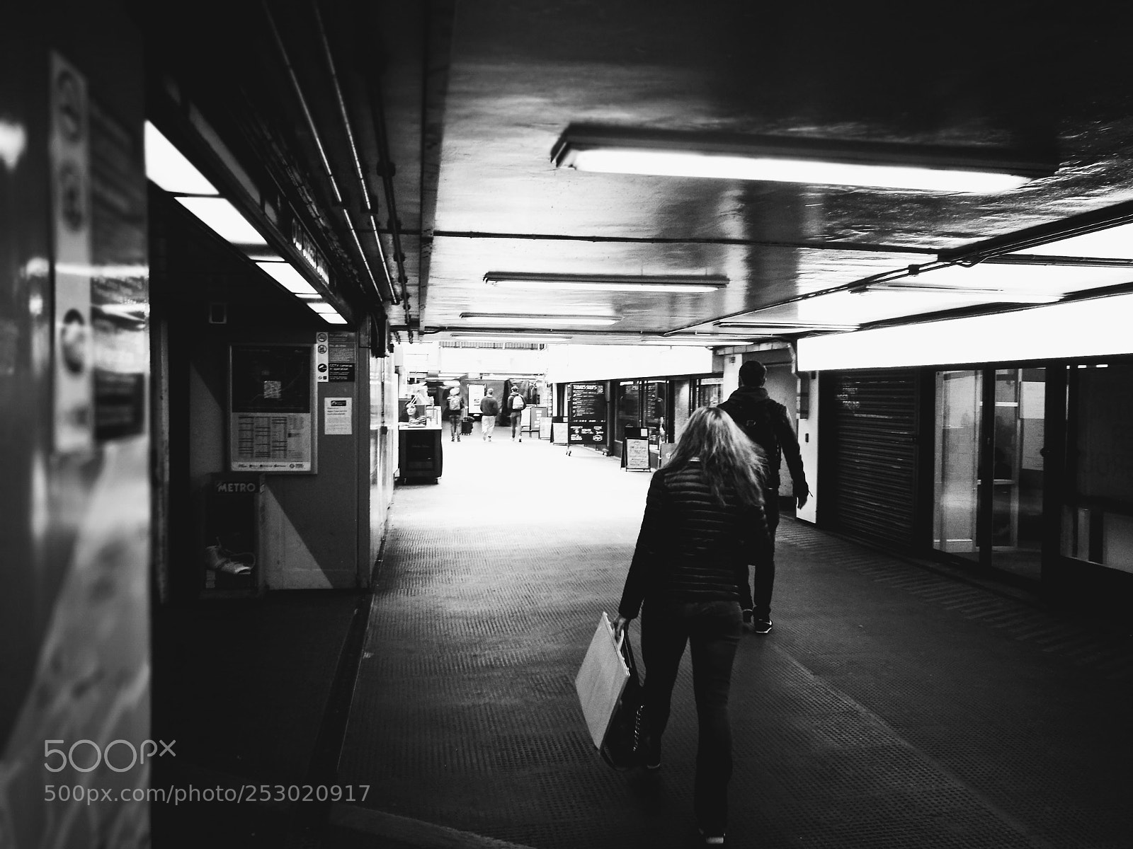 HUAWEI P9 sample photo. Going underground photography