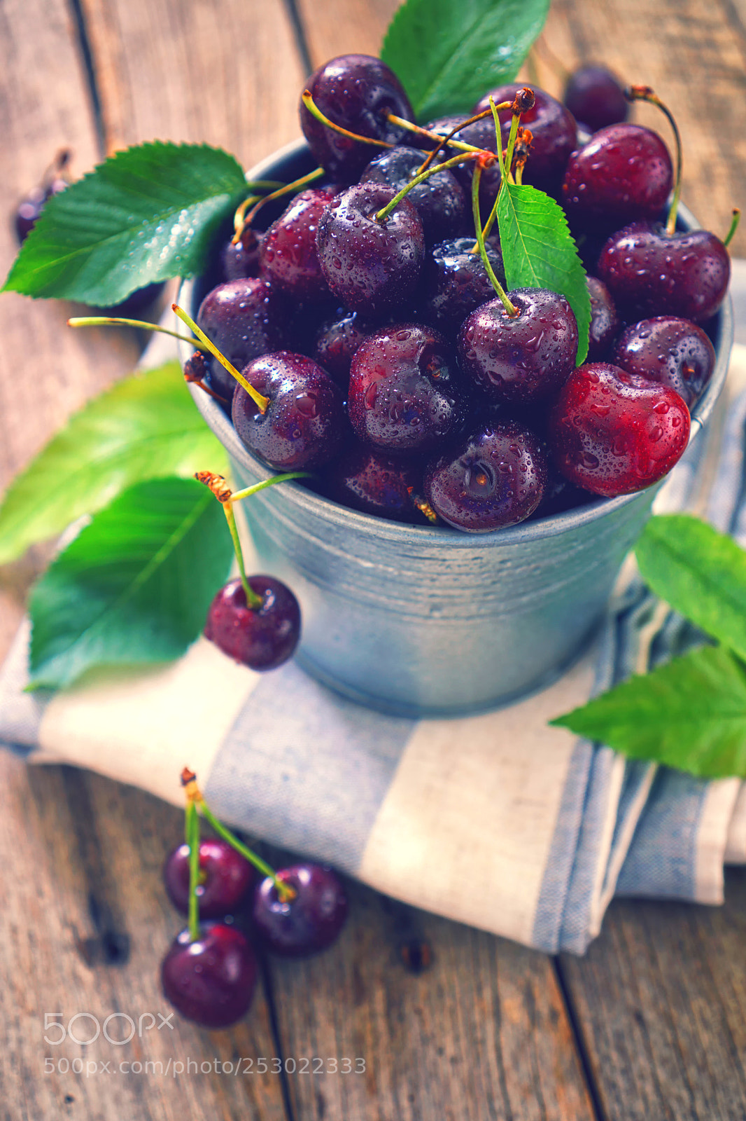 Sony a6300 sample photo. Fresh sweet cherries photography