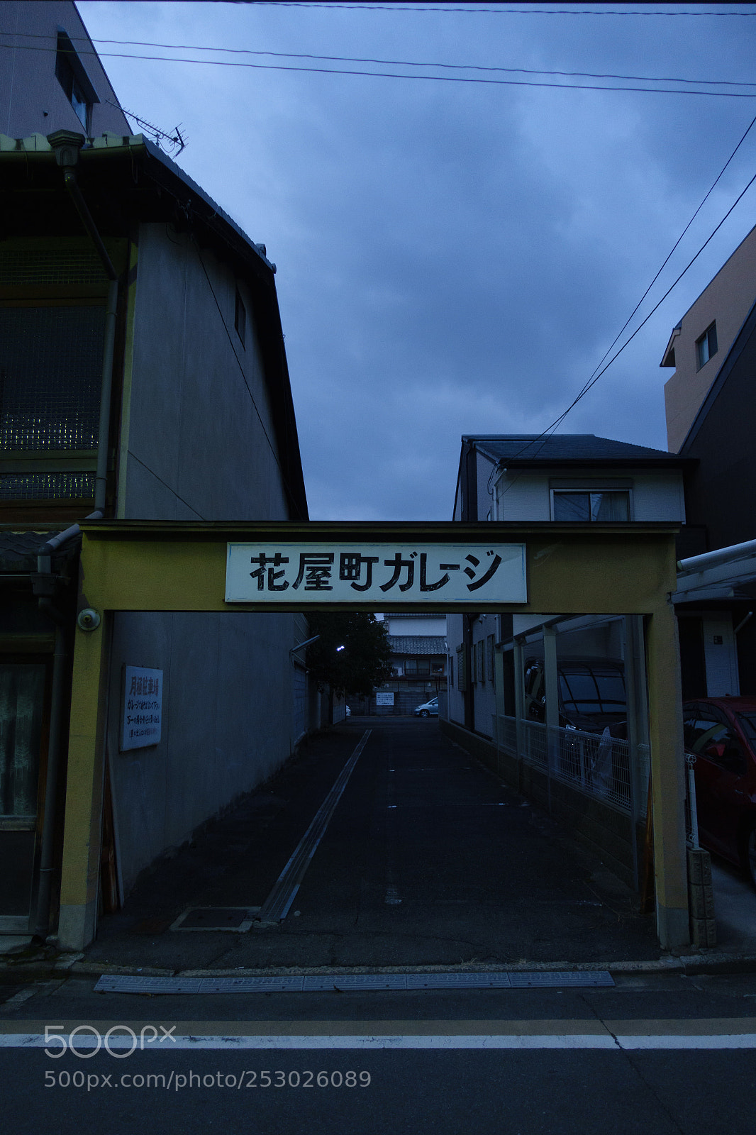 Sony Cyber-shot DSC-RX100 III sample photo. Garage photography