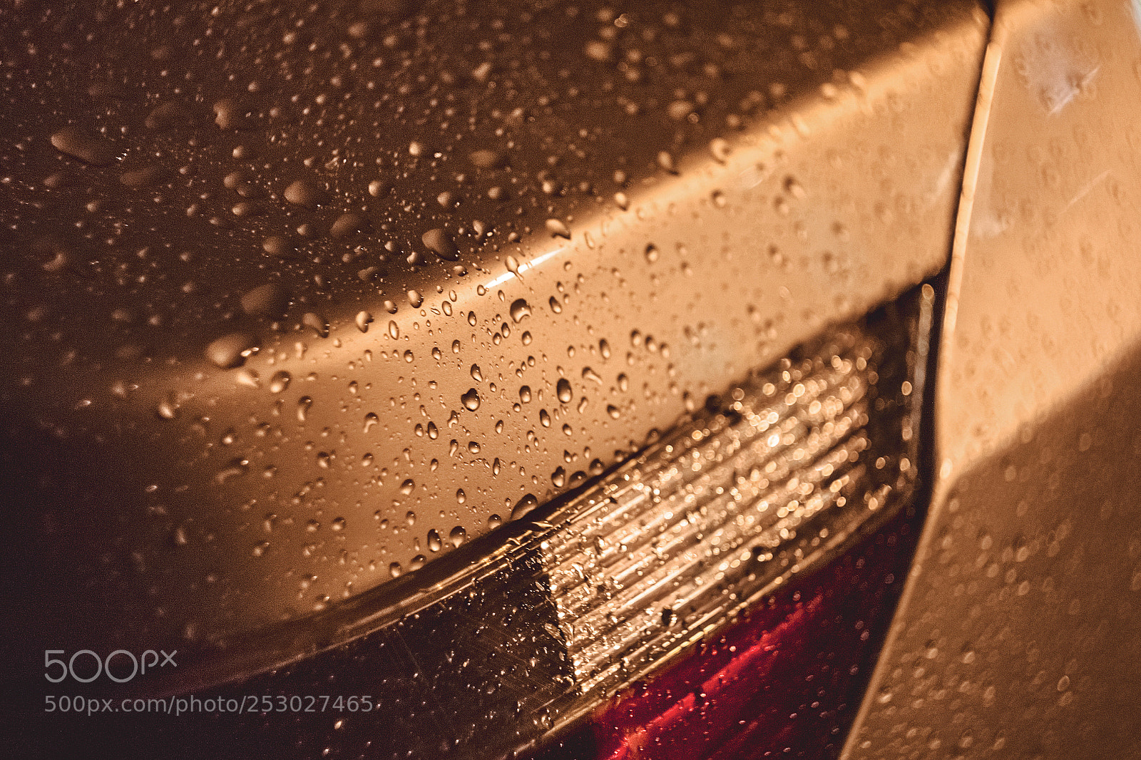 Canon EOS 600D (Rebel EOS T3i / EOS Kiss X5) sample photo. Bmw in drops photography