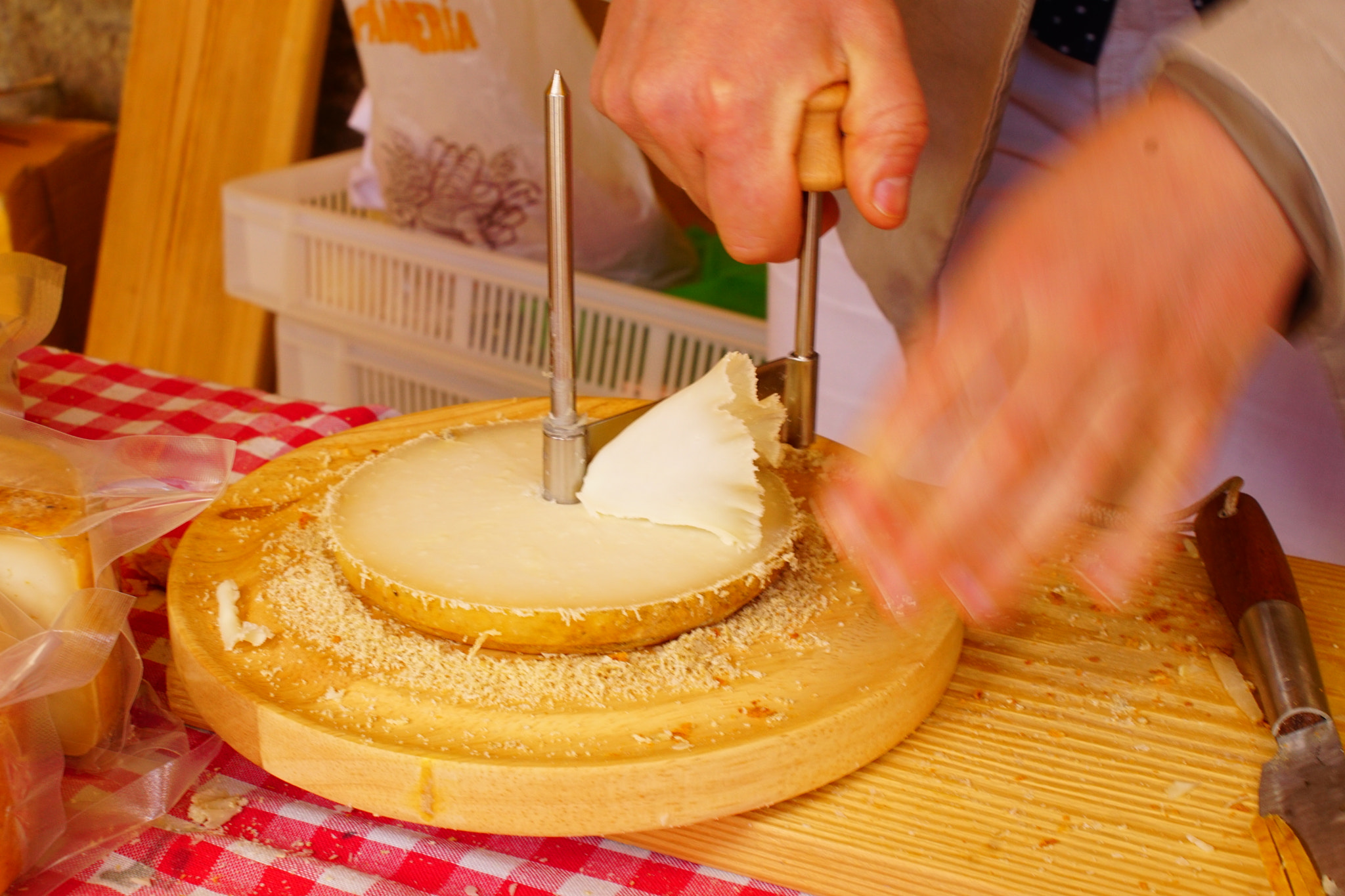 Sony DT 18-70mm F3.5-5.6 sample photo. Cheese, spain, sheep photography