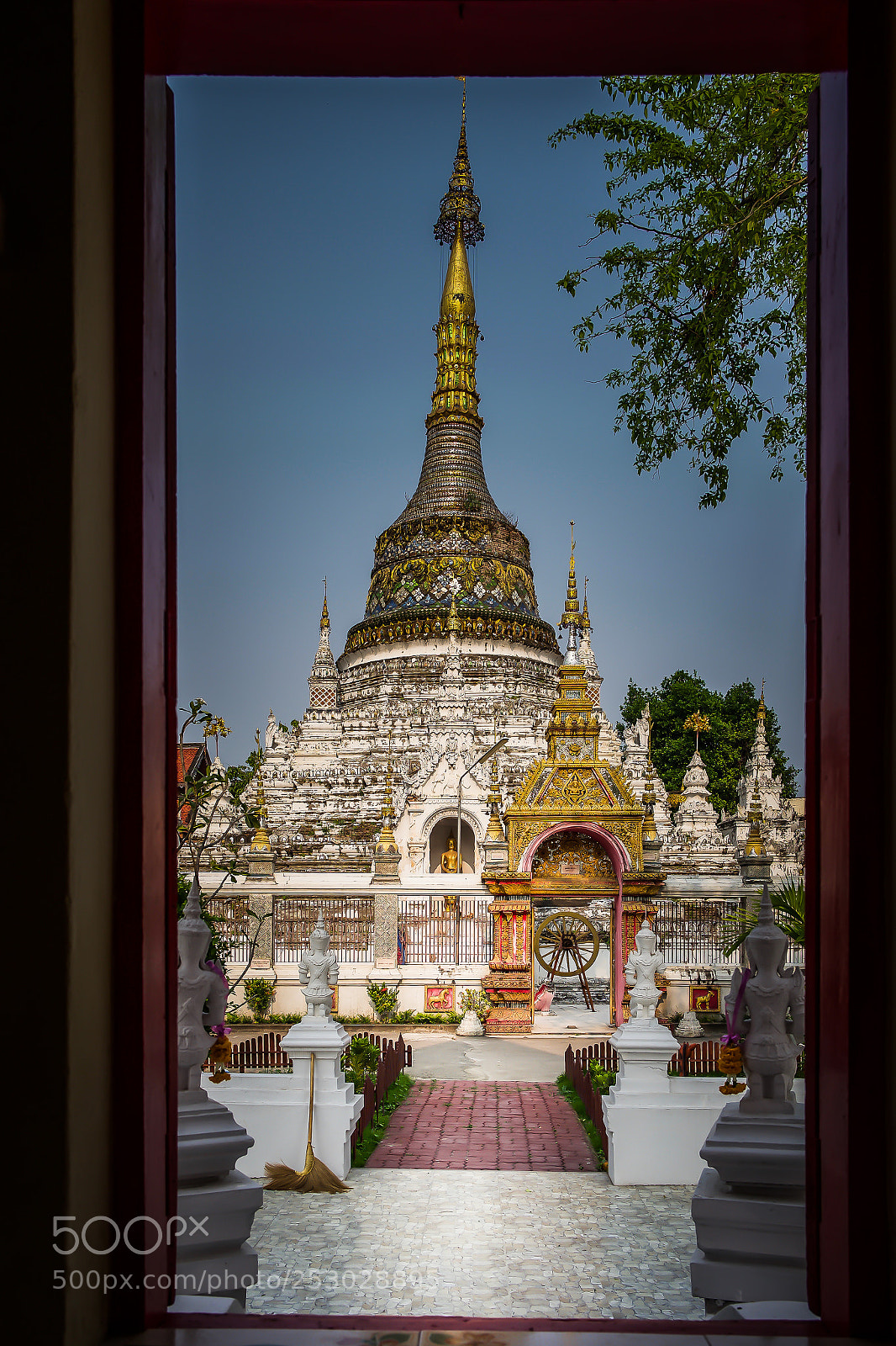 Leica Q (Typ 116) sample photo. Burmese style. photography