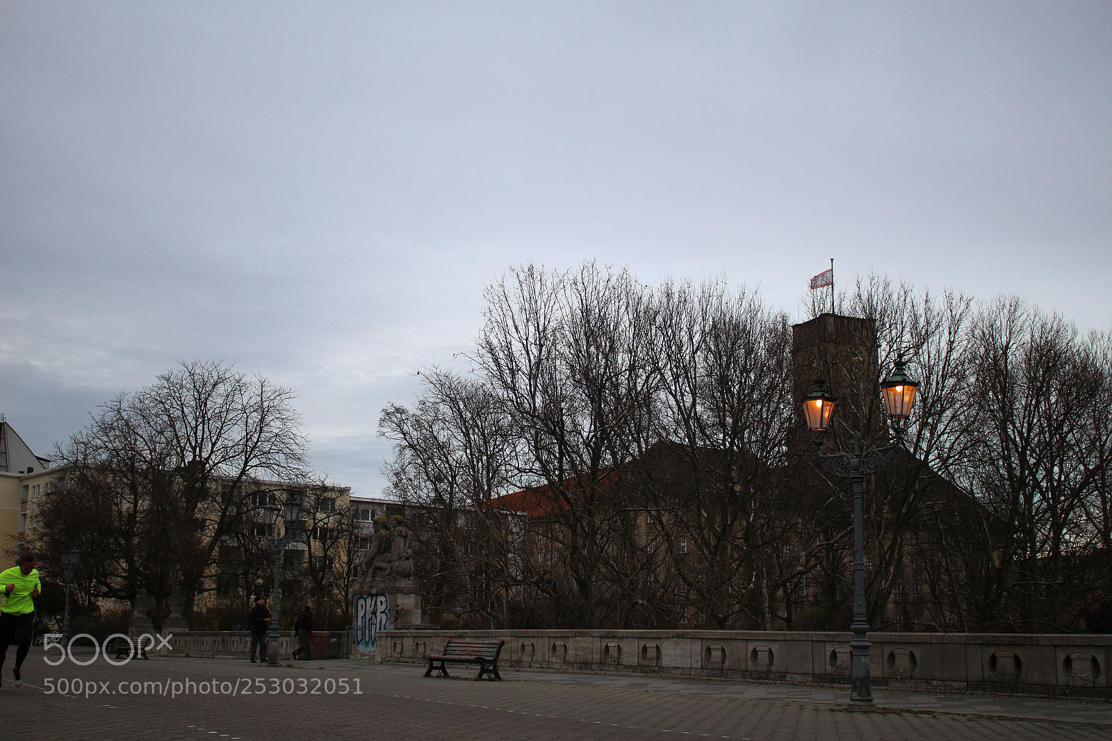 Canon EOS 100D (EOS Rebel SL1 / EOS Kiss X7) sample photo. Jfk platz photography