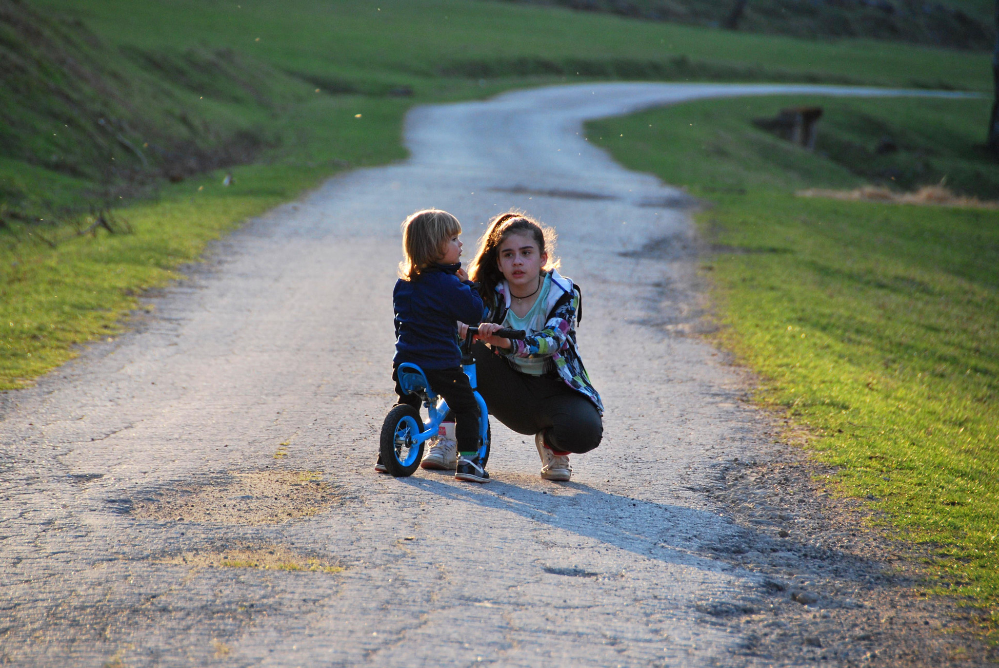 Nikon D60 sample photo. On the road photography