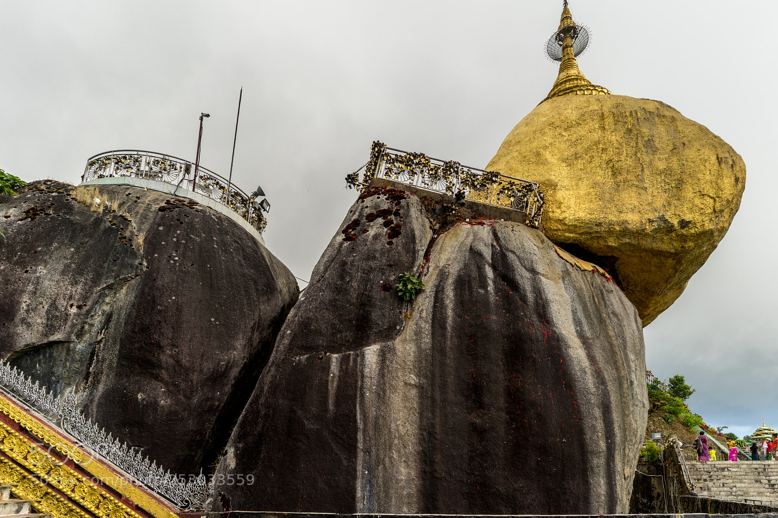 Sony a7 sample photo. Am goldenen felsen. myanmar photography