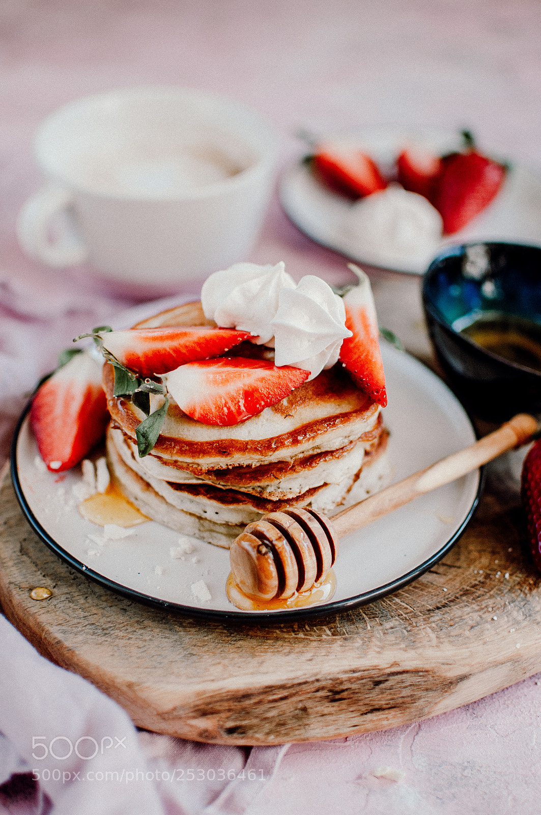 Nikon D5000 sample photo. Breakfast pancakes with strawberries photography