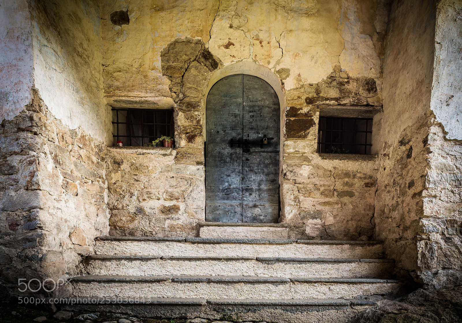 Nikon D7200 sample photo. Ancient closed door photography