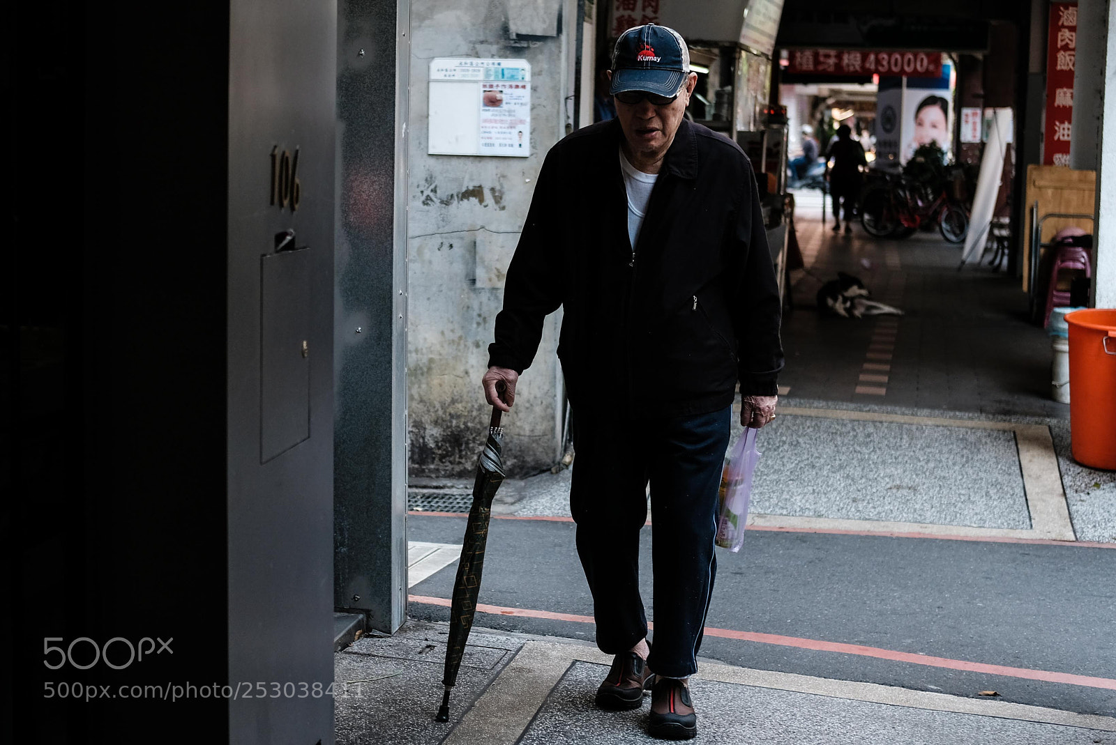 Fujifilm X-T20 sample photo. Out for some groceries photography