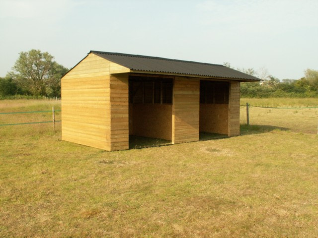 KONICA MINOLTA DiMAGE Z5 sample photo. Double mobile field shelter photography