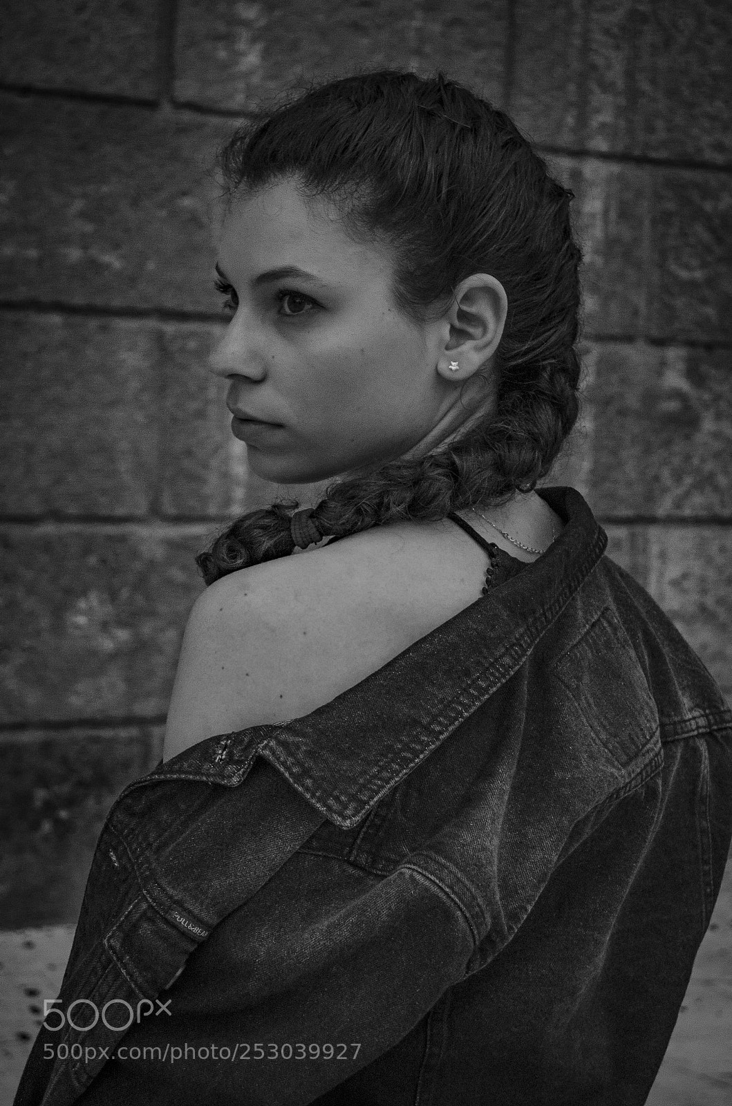 Nikon D5100 sample photo. Girl  b&w photography