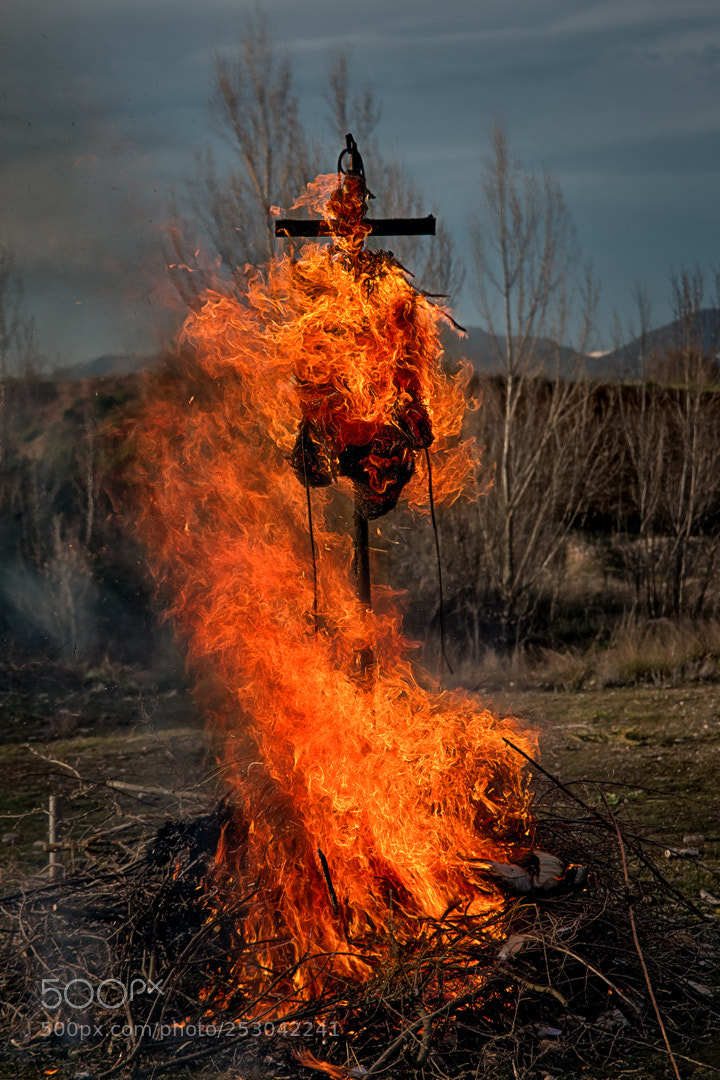 Canon EOS 70D sample photo. La quema de judas photography