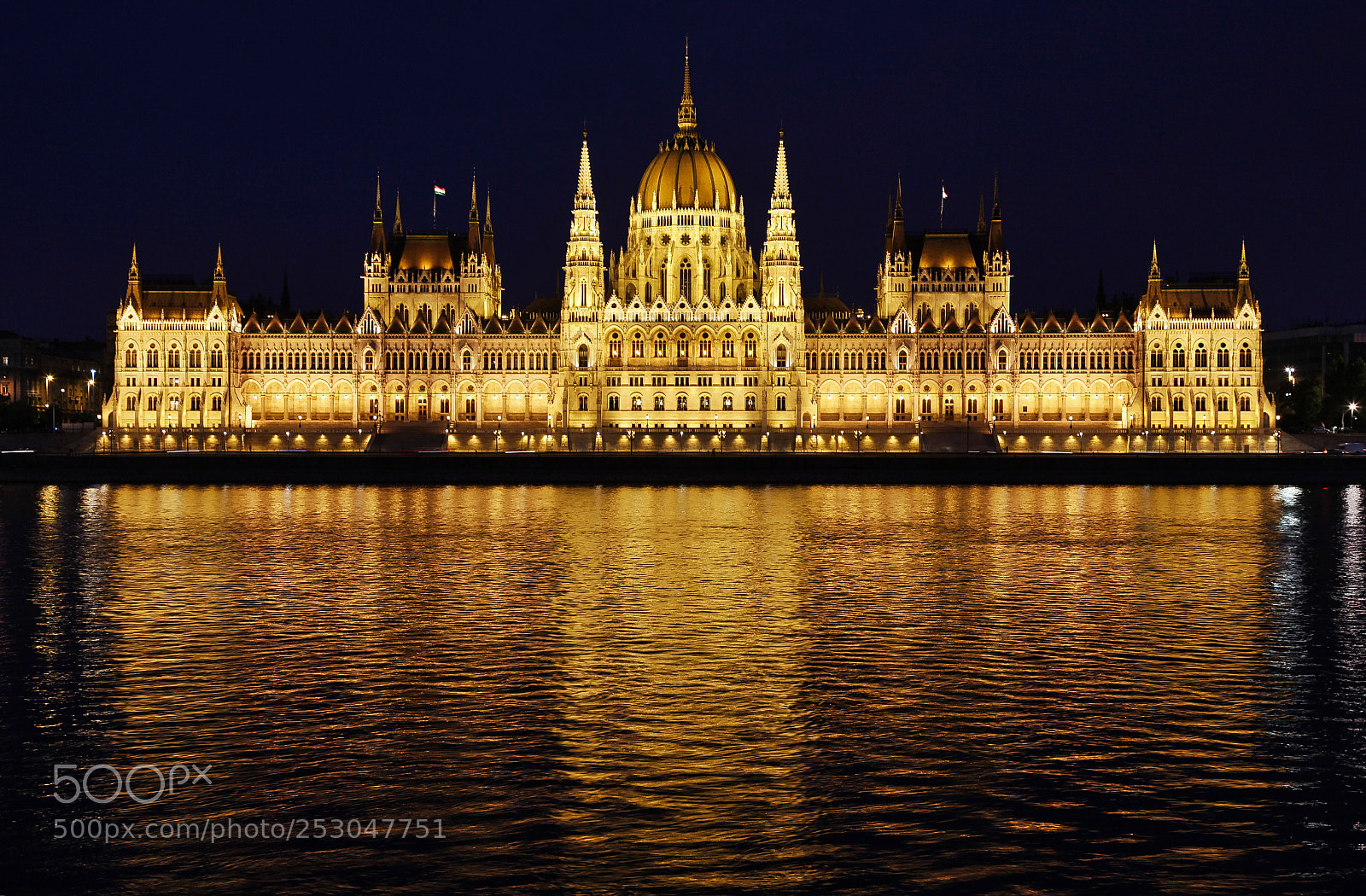 Canon EF 24-105mm F4L IS USM sample photo. Hungarian parliament building photography